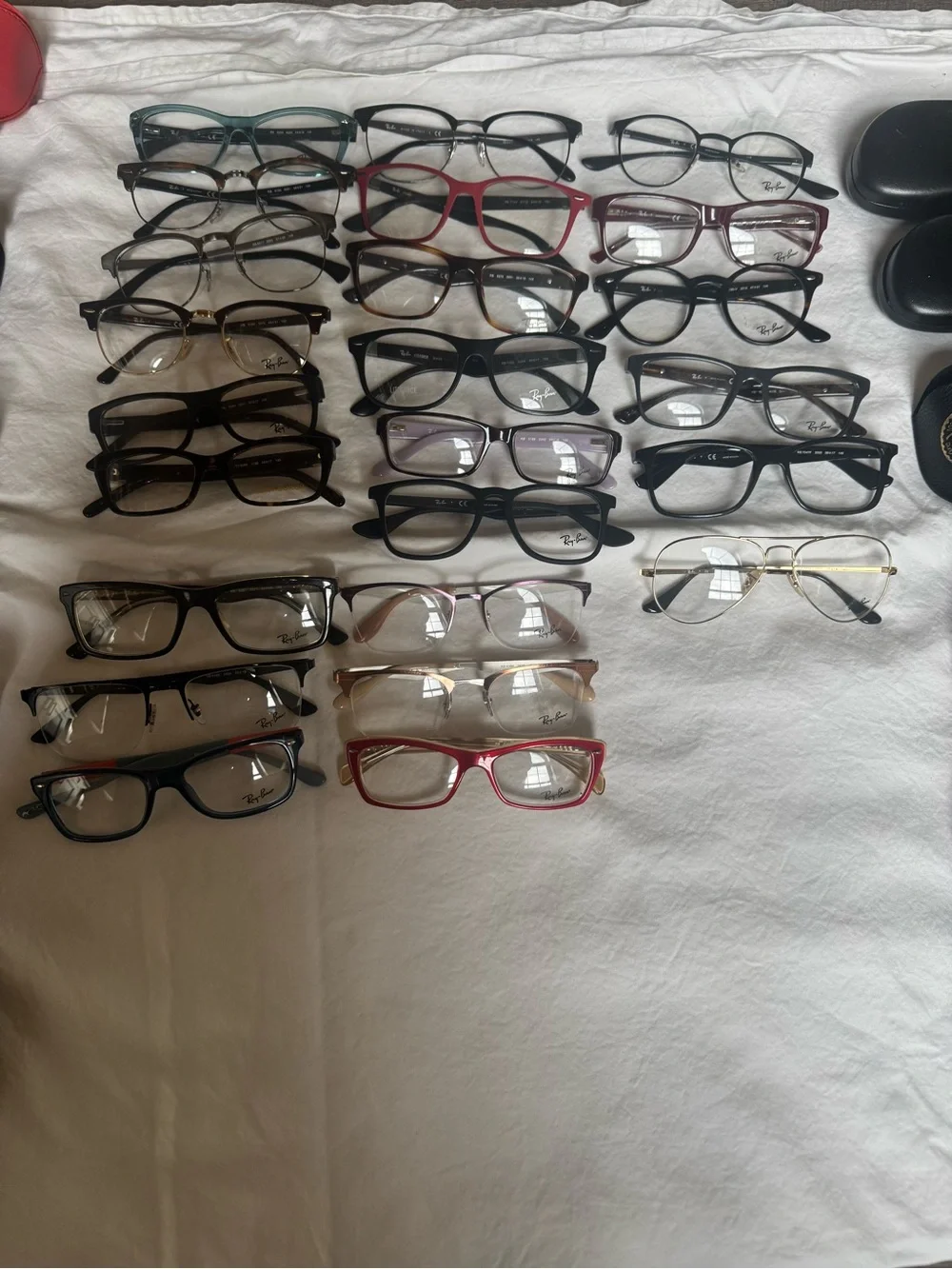 35 Assorted Rayban frames - Picture 3 of 5